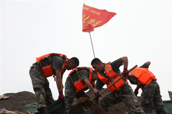 上前線送溫暖，好想你集團(tuán)赴固始縣慰問抗洪一線人民子弟兵